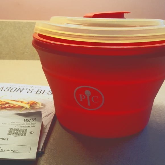 Pampered Chef Popcorn Popper #1457 Red Silicone 5"H x 7"W - Picture 3 of 8